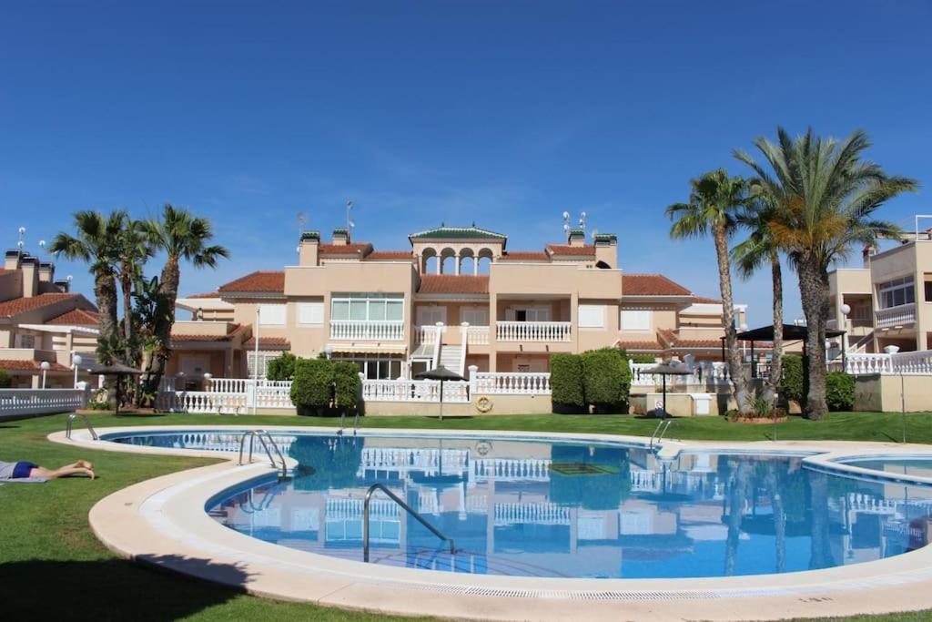 Apartament Z Duzym Tarasem Na Pieknym Osiedlu Orihuela Exterior photo