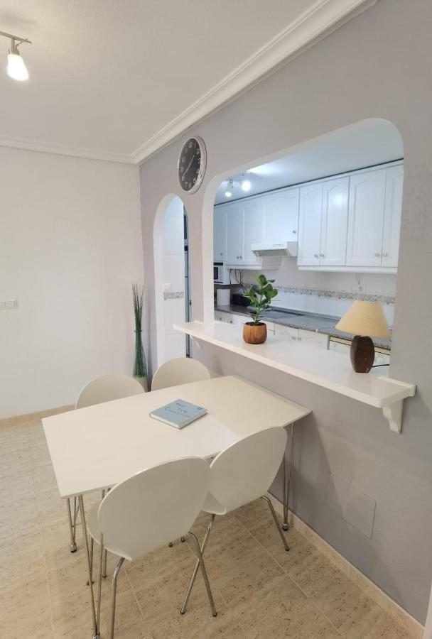 Apartament Z Duzym Tarasem Na Pieknym Osiedlu Orihuela Exterior photo